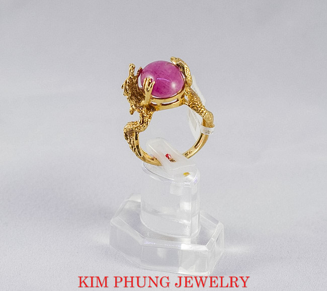 Nhẫn ruby rồng rắn