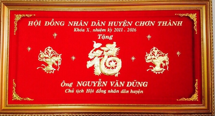 Khánh vàng tặng chủ tịch HĐNDH